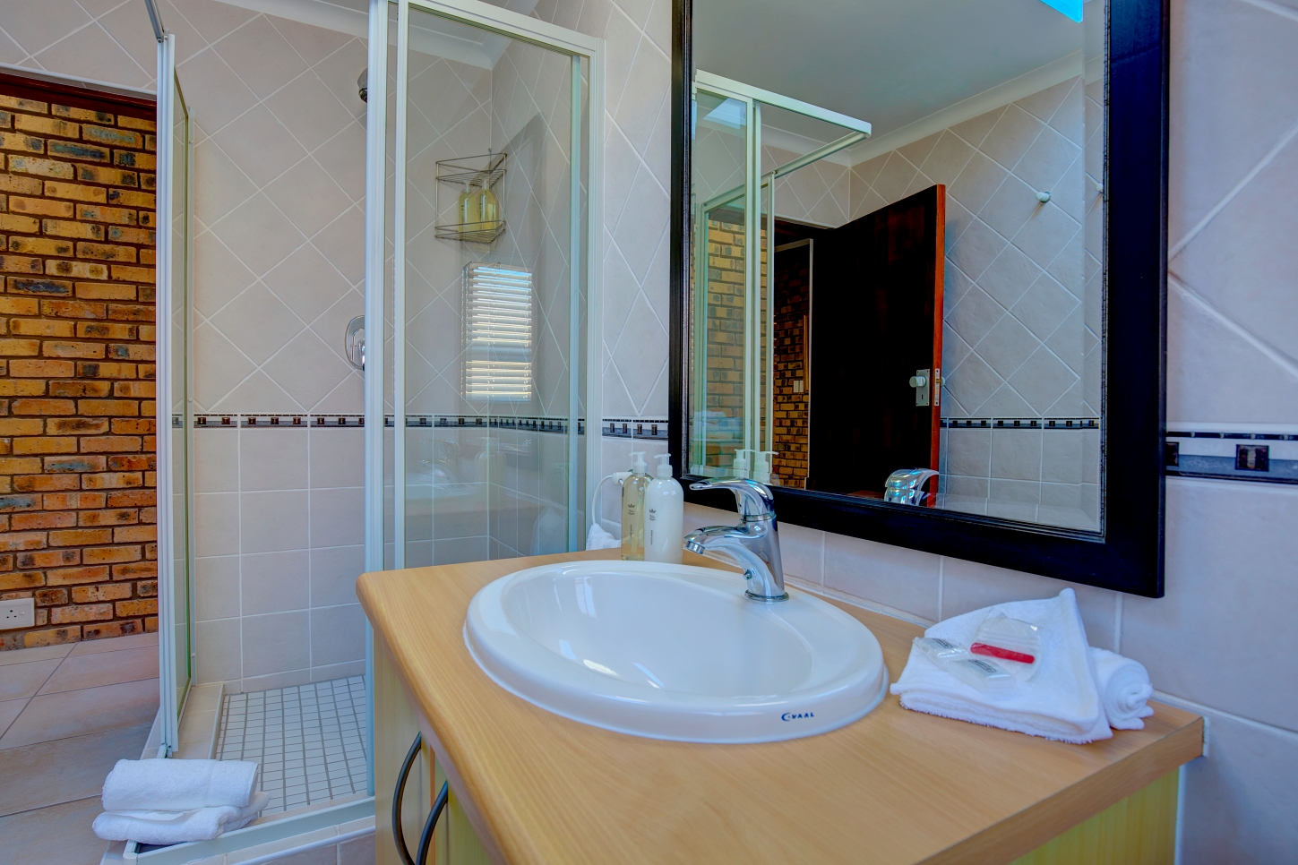 Bathroom 2v1